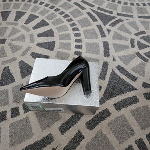 Pair of brand new heels